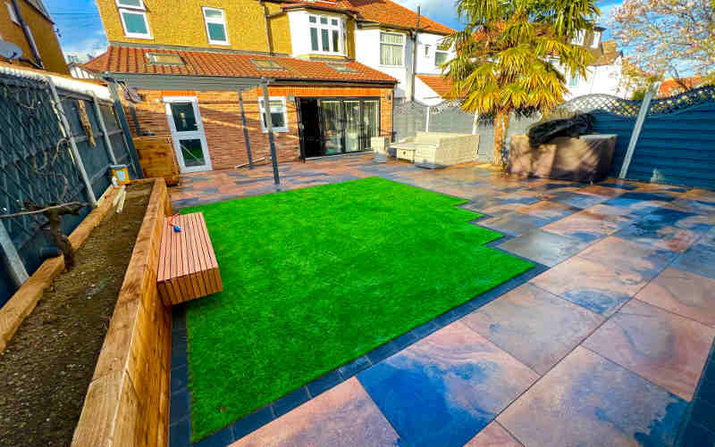 patio-with-astroturf patio-with-astroturf
